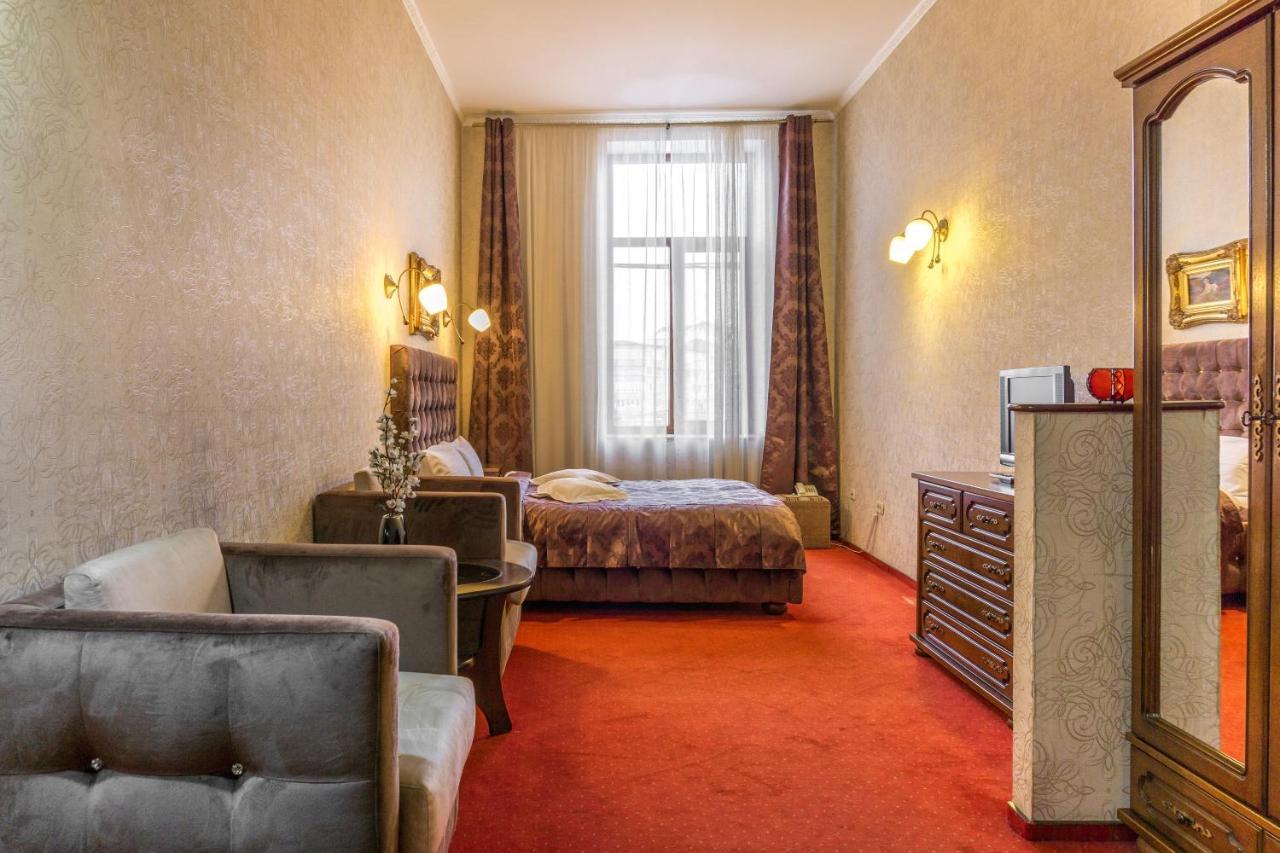 Hotel Ferdinand Хацег Экстерьер фото