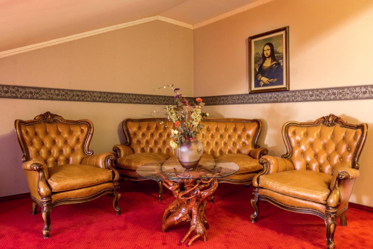 Hotel Ferdinand Хацег Экстерьер фото
